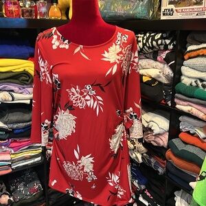 🪷Red floral Alfani blouse. Large